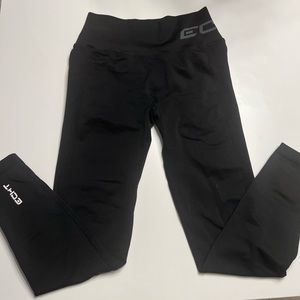 Black ECHT scrunch butt leggings